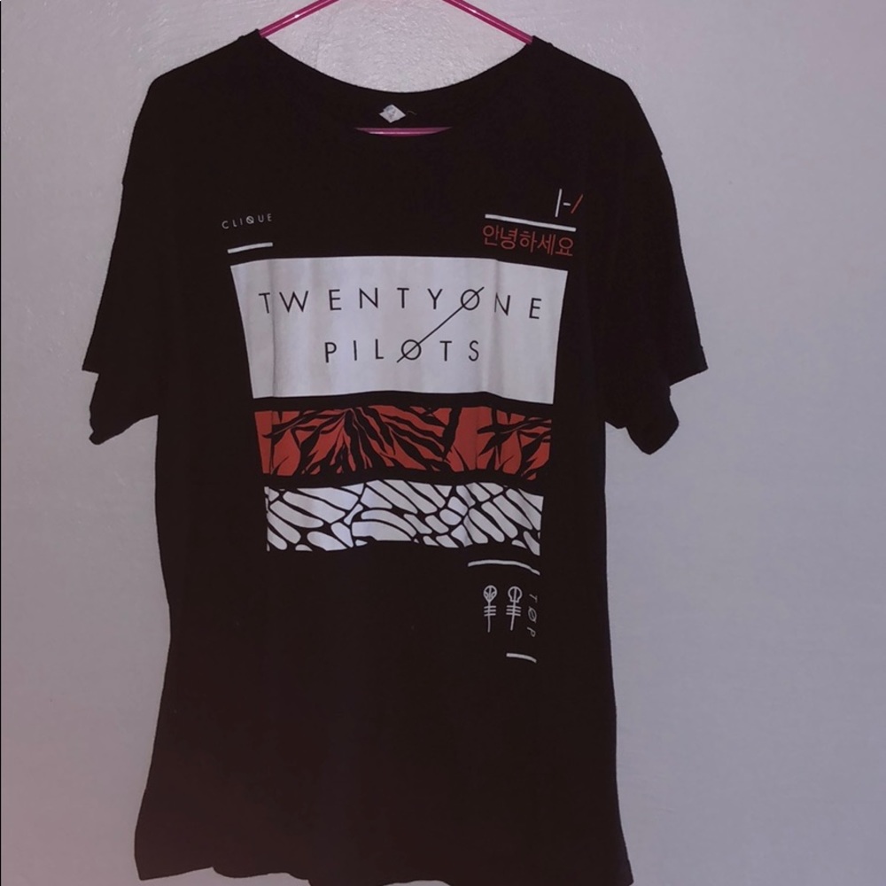 twenty one pilots blurryface circle logo t-shirt